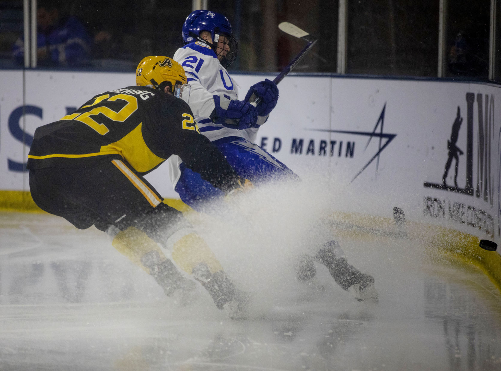 010520-s-airforcehockey 06.jpg